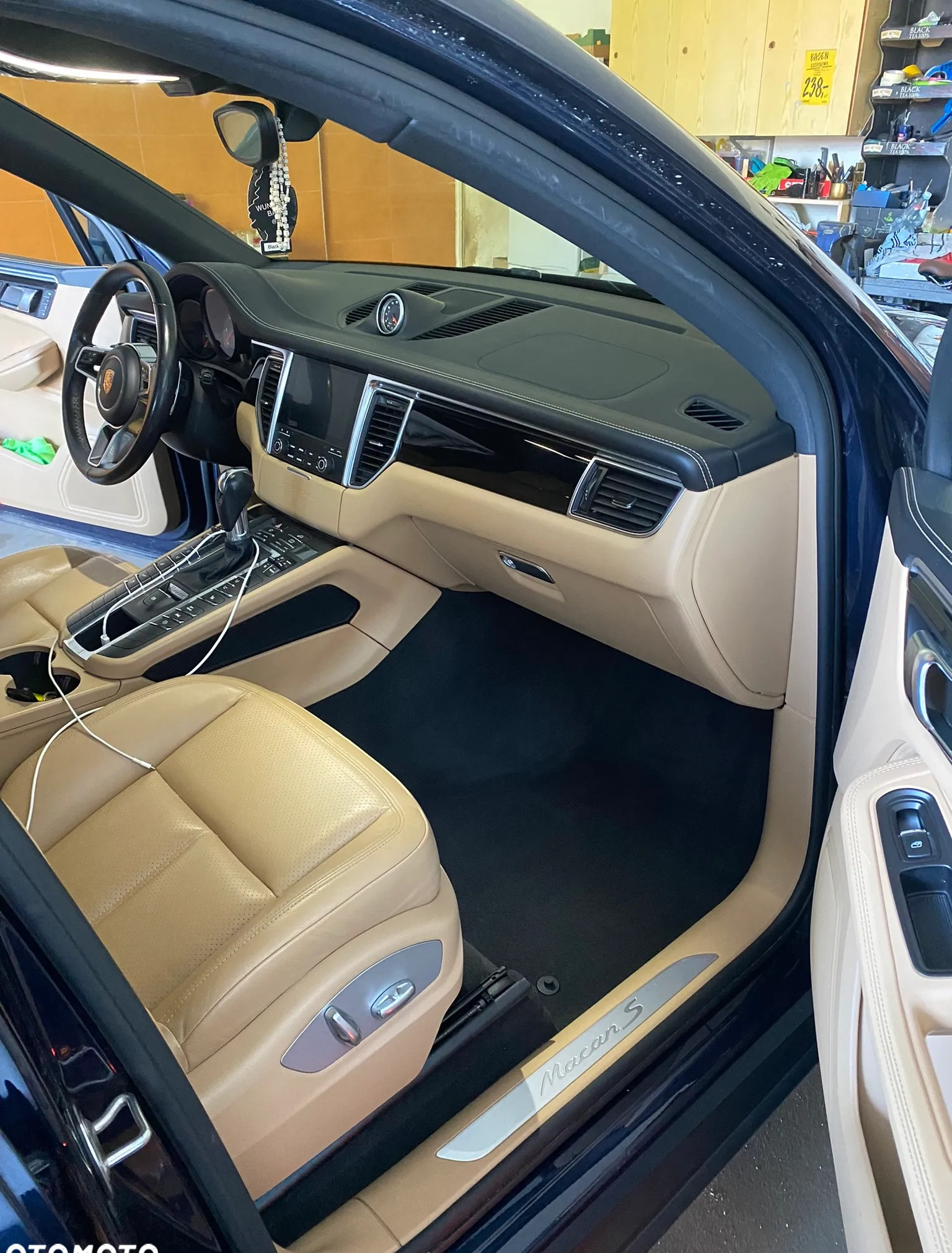 Porsche Macan cena 169000 przebieg: 103000, rok produkcji 2018 z Białystok małe 497